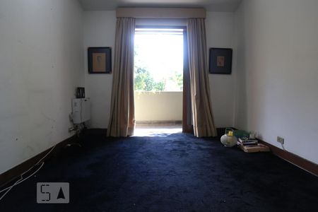 Casa à venda com 560m², 5 quartos e 6 vagas Casa à venda com 560m², 5 quartos e 6 vagasQuarto 4