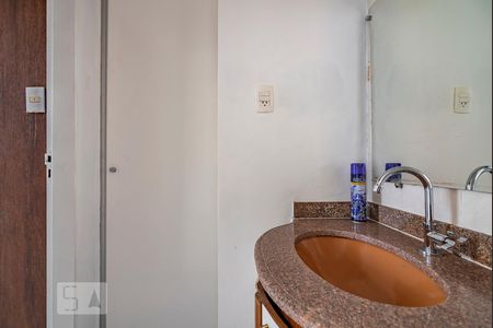 Lavabo de apartamento para alugar com 1 quarto, 40m² em Colégio Batista, Belo Horizonte