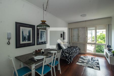 Sala/Quarto de kitnet/studio para alugar com 1 quarto, 29m² em Centro Histórico, Porto Alegre