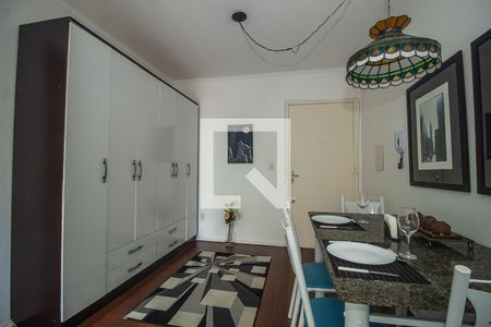 Sala/Quarto de kitnet/studio para alugar com 1 quarto, 29m² em Centro Histórico, Porto Alegre