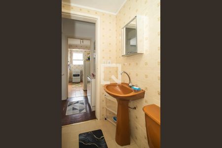 Banheiro de kitnet/studio para alugar com 1 quarto, 29m² em Centro Histórico, Porto Alegre