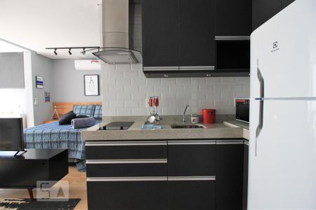 Cozinha de kitnet/studio para alugar com 1 quarto, 36m² em Real Parque, São Paulo