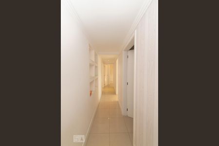 Apartamento à venda com 180m², 4 quartos e 4 vagasCorredor