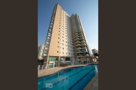 Apartamento à venda com 180m², 4 quartos e 4 vagasÁrea comum - Piscina