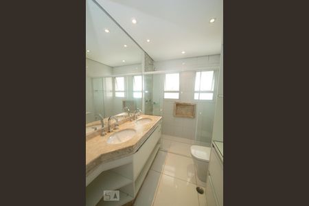 Apartamento à venda com 180m², 4 quartos e 4 vagasSuite