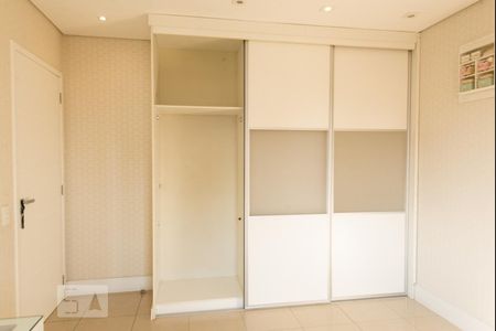Apartamento à venda com 180m², 4 quartos e 4 vagasCloset Quarto 2
