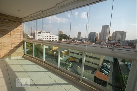 Apartamento à venda com 180m², 4 quartos e 4 vagasSacada do quarto 1