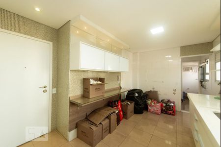 Apartamento à venda com 180m², 4 quartos e 4 vagasCozinha - Armários