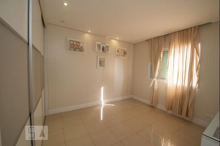 Apartamento à venda com 180m², 4 quartos e 4 vagasQuarto 2