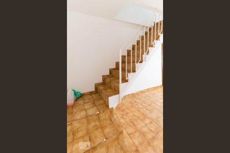 Casa para alugar com 50m², 2 quartos e sem vaga Casa para alugar com 50m², 2 quartos e sem vagaEscada