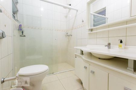 Banheiro de apartamento à venda com 1 quarto, 65m² em Auxiliadora, Porto Alegre