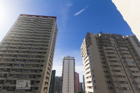 Apartamento para alugar com 63m², 2 quartos e 1 vaga Apartamento para alugar com 63m², 2 quartos e 1 vagaVista