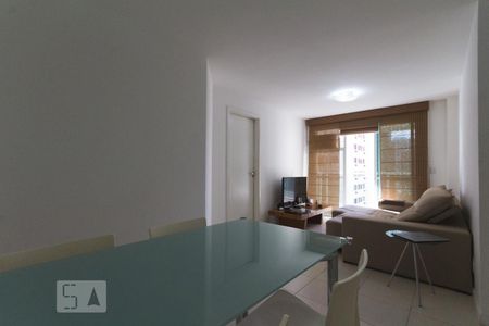 Sala de apartamento para alugar com 2 quartos, 63m² em Barra da Tijuca, Rio de Janeiro