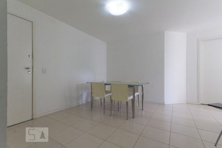 Sala de apartamento para alugar com 2 quartos, 63m² em Barra da Tijuca, Rio de Janeiro