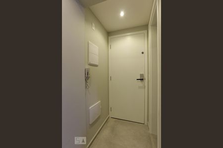 Corredor de entrada de apartamento à venda com 1 quarto, 63m² em Vila Madalena, São Paulo