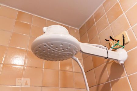 Casa de condomínio à venda com 410m², 4 quartos e 4 vagas Casa de condomínio à venda com 410m², 4 quartos e 4 vagasDetalhe do Banheiro de Serviço