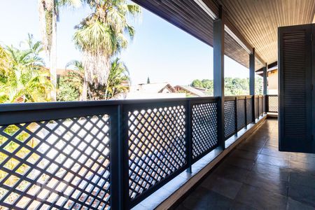 Casa de condomínio à venda com 410m², 4 quartos e 4 vagas Casa de condomínio à venda com 410m², 4 quartos e 4 vagasVaranda da Suíte 1