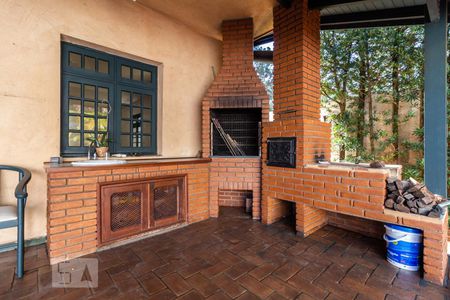 Casa de condomínio à venda com 410m², 4 quartos e 4 vagas Casa de condomínio à venda com 410m², 4 quartos e 4 vagasChurrasqueira