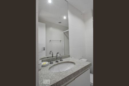 Apartamento à venda com 74m², 2 quartos e 1 vagaBanheiro 02