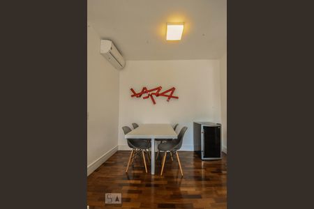 Apartamento à venda com 74m², 2 quartos e 1 vagaSala de Jantar