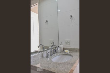 Apartamento à venda com 74m², 2 quartos e 1 vagaBanheiro Suíte 01