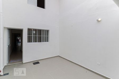 Quintal de casa à venda com 2 quartos, 120m² em Vila Cordeiro, São Paulo
