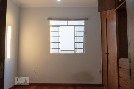 Quarto 2 de apartamento para alugar com 2 quartos, 65m² em Heliópolis, Belo Horizonte