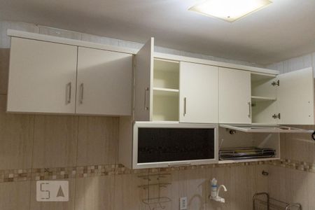 Apartamento para alugar com 65m², 2 quartos e 1 vagaCozinha - Armários