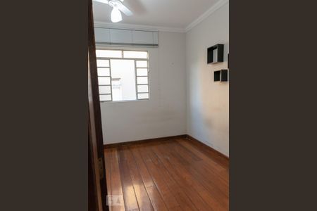 Quarto 1 de apartamento para alugar com 2 quartos, 65m² em Heliópolis, Belo Horizonte
