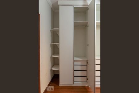 Quarto 1 - Armários de apartamento para alugar com 2 quartos, 65m² em Heliópolis, Belo Horizonte