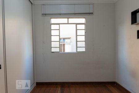 Quarto 1 de apartamento para alugar com 2 quartos, 65m² em Heliópolis, Belo Horizonte