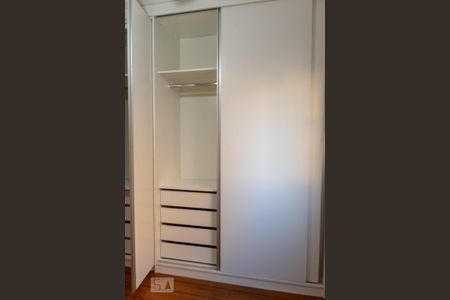 Quarto 1 - Armários de apartamento para alugar com 2 quartos, 65m² em Heliópolis, Belo Horizonte