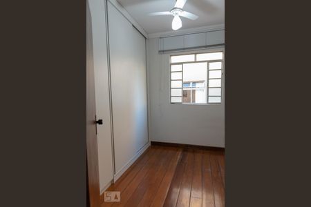 Quarto 1 de apartamento para alugar com 2 quartos, 65m² em Heliópolis, Belo Horizonte