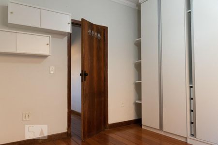 Quarto 1 - Armários de apartamento para alugar com 2 quartos, 65m² em Heliópolis, Belo Horizonte