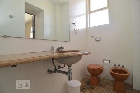 Banheiro suíte de apartamento para alugar com 3 quartos, 100m² em Coração de Jesus, Belo Horizonte