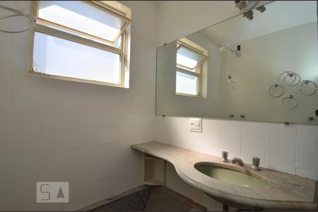 Apartamento para alugar com 100m², 3 quartos e 2 vagasBanheiro social