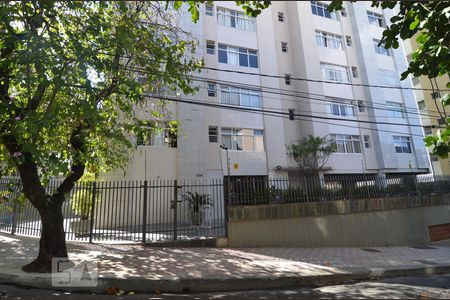 Apartamento para alugar com 100m², 3 quartos e 2 vagasFachada