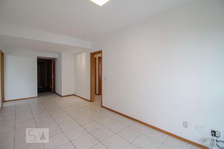 Sala de apartamento para alugar com 2 quartos, 90m² em Barra da Tijuca, Rio de Janeiro