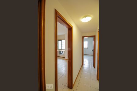 Corredor de apartamento para alugar com 2 quartos, 90m² em Barra da Tijuca, Rio de Janeiro