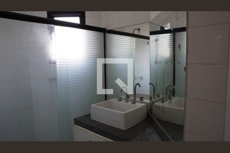 Banheiro de apartamento à venda com 1 quarto, 43m² em Vila Andrade, São Paulo