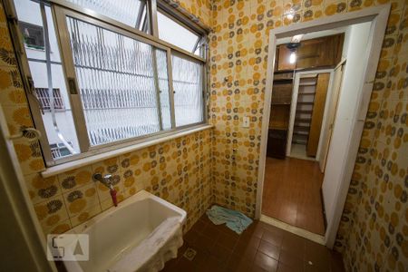 Área de Serviço de apartamento para alugar com 2 quartos, 70m² em Icaraí, Niterói
