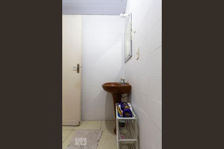 Banheiro social de apartamento à venda com 3 quartos, 70m² em Vila Monte Alegre, São Paulo