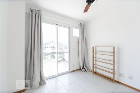 Quarto 1 de apartamento à venda com 3 quartos, 55m² em Barra da Tijuca, Rio de Janeiro