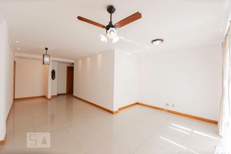 Sala de apartamento à venda com 3 quartos, 55m² em Barra da Tijuca, Rio de Janeiro