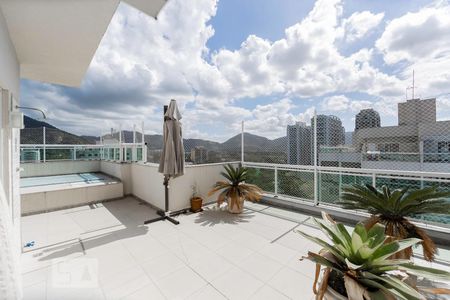 Varanda de apartamento à venda com 3 quartos, 55m² em Barra da Tijuca, Rio de Janeiro