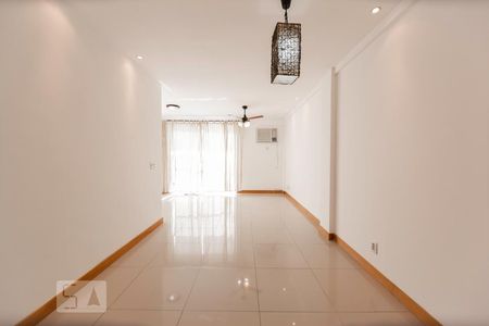 Sala de apartamento à venda com 3 quartos, 55m² em Barra da Tijuca, Rio de Janeiro