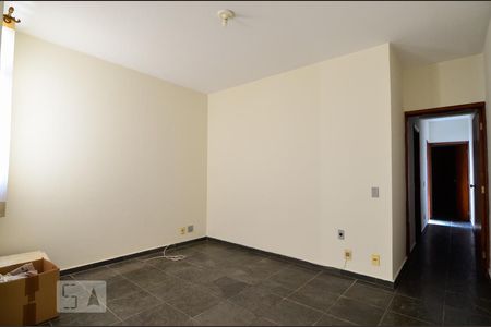 Apartamento para alugar com 75m², 2 quartos e 1 vagaSala