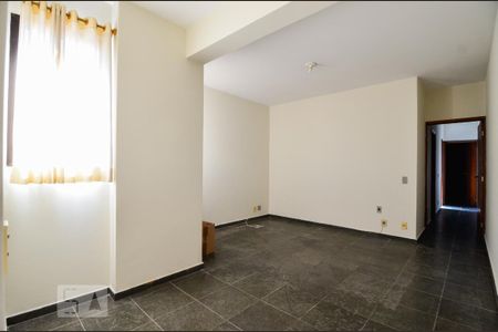 Sala de apartamento para alugar com 2 quartos, 75m² em Cambuí, Campinas