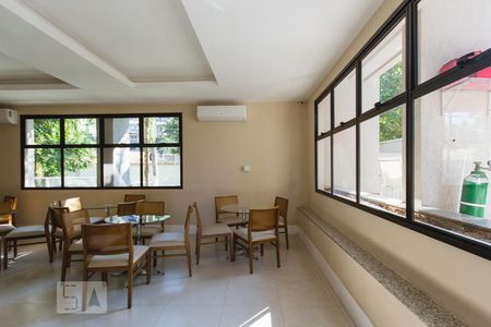 Apartamento à venda com 160m², 4 quartos e 2 vagasSalão de Festas