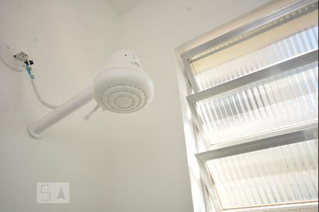 Banheiro Social - Chuveiro de kitnet/studio para alugar com 1 quarto, 22m² em Glória, Rio de Janeiro
